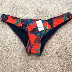 L Space reversible Bitsy bottom.